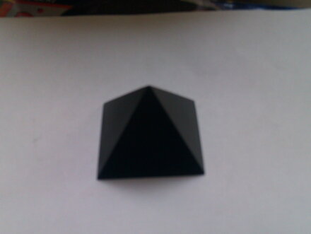 Šungitová pyramída 5 x 5 cm